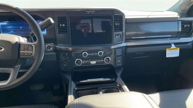 2026 Ford Super Duty F-350 SRW LARIAT