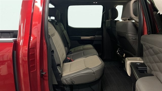 2027 Ford Super Duty F-350 SRW Platinum