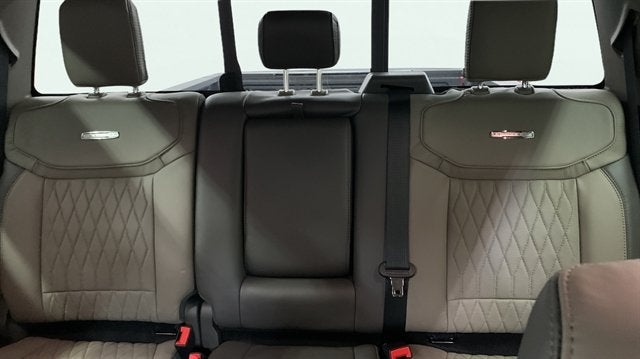 2027 Ford Super Duty F-350 SRW Platinum