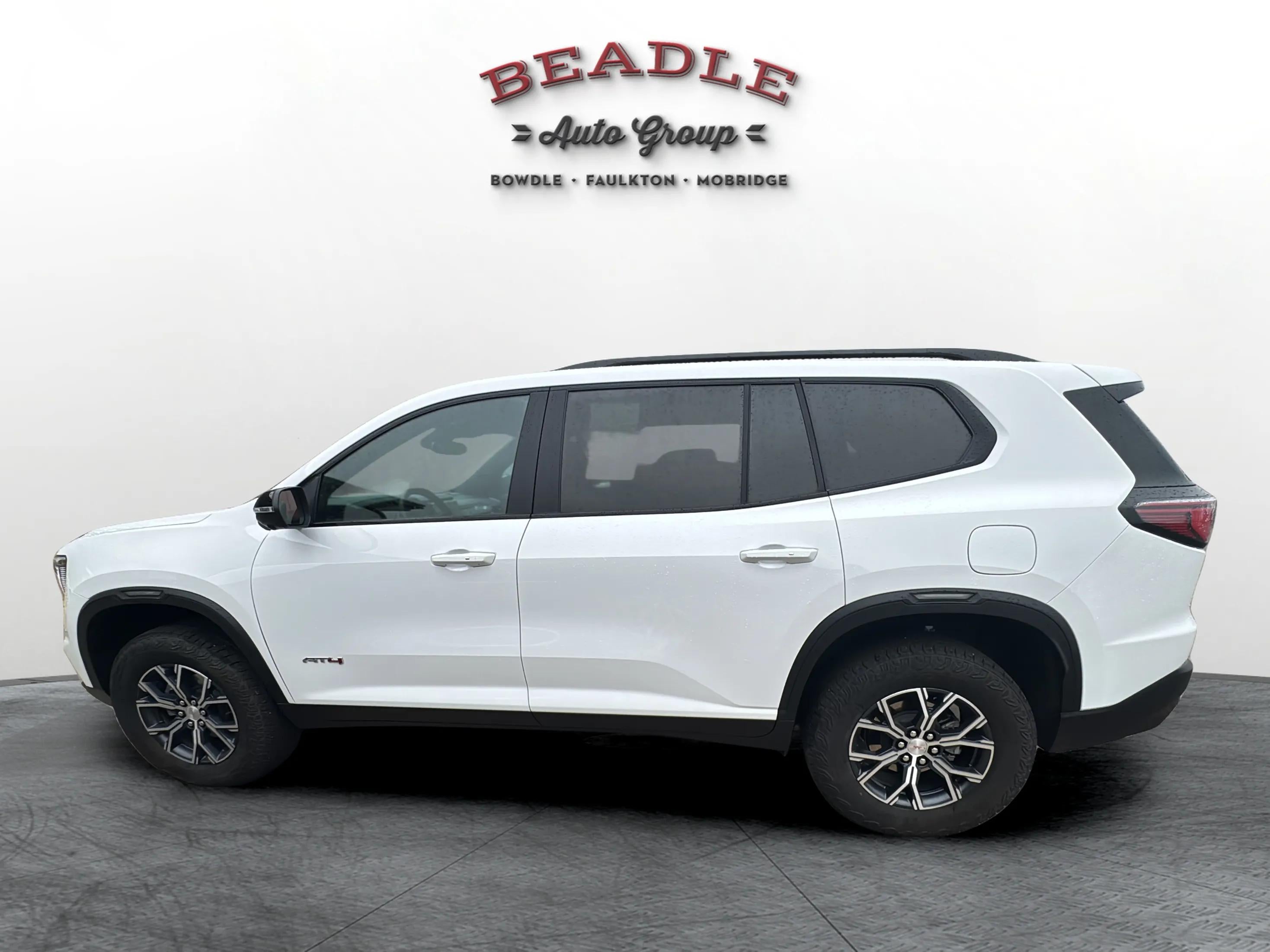 2024 GMC Acadia AT4