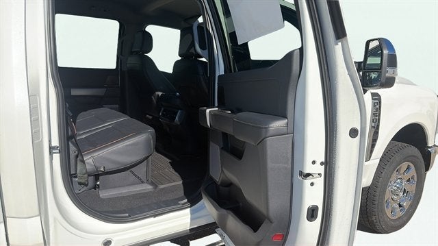 2027 Ford Super Duty F-350 SRW LARIAT