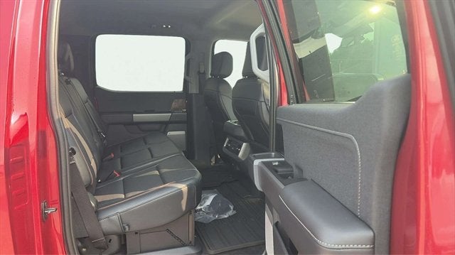 2026 Ford Super Duty F-350 DRW LARIAT