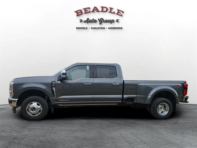 2026 Ford Super Duty F-350 DRW LARIAT
