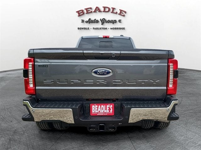 2026 Ford Super Duty F-350 DRW LARIAT