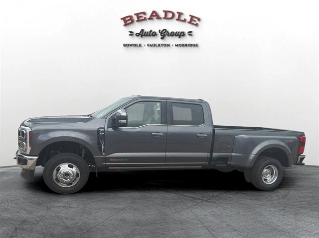 2026 Ford Super Duty F-350 DRW LARIAT