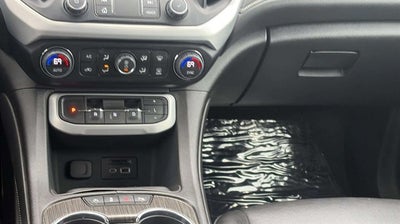 2023 GMC Acadia AWD SLT
